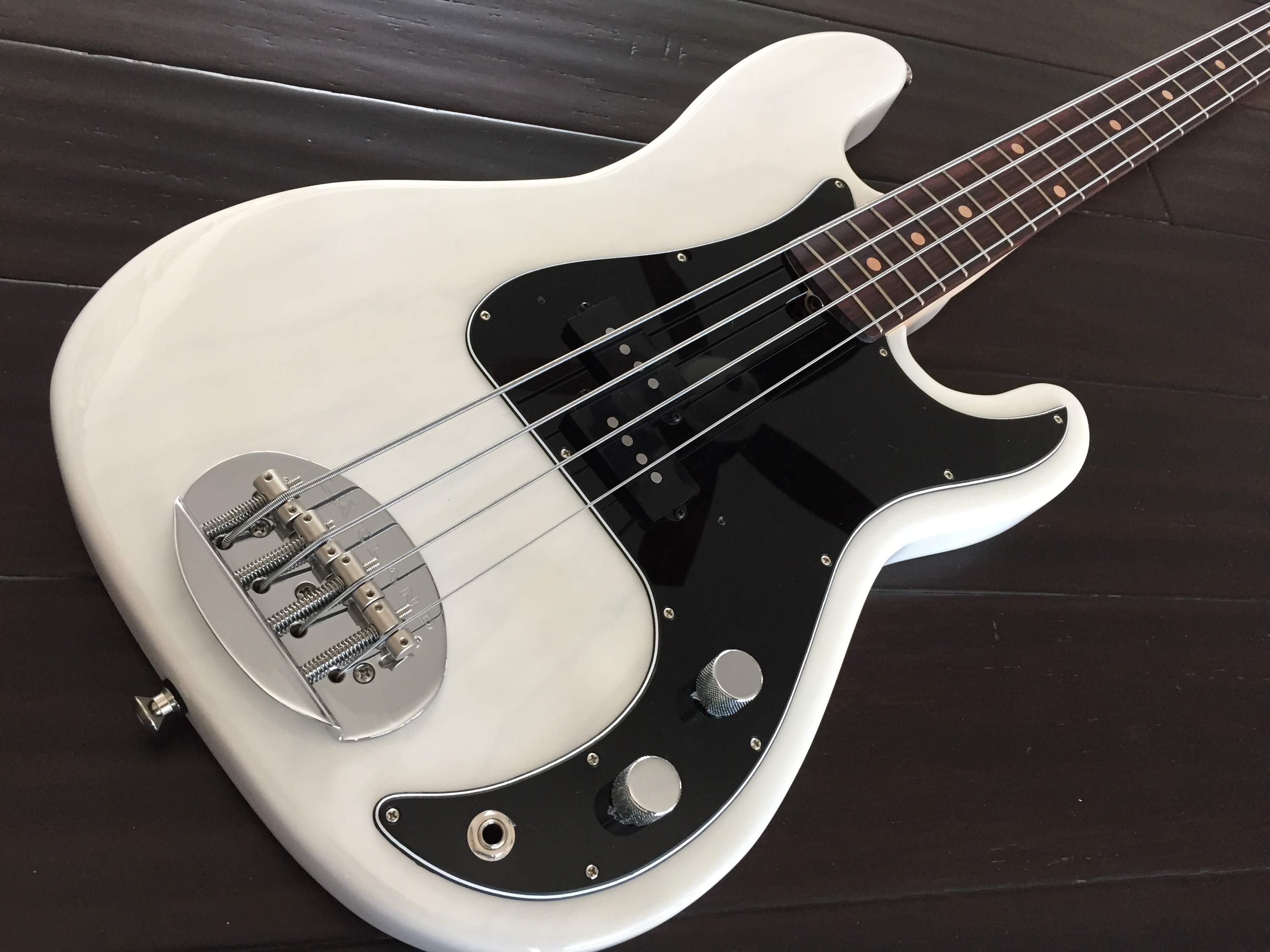 Lakland 4.JPG