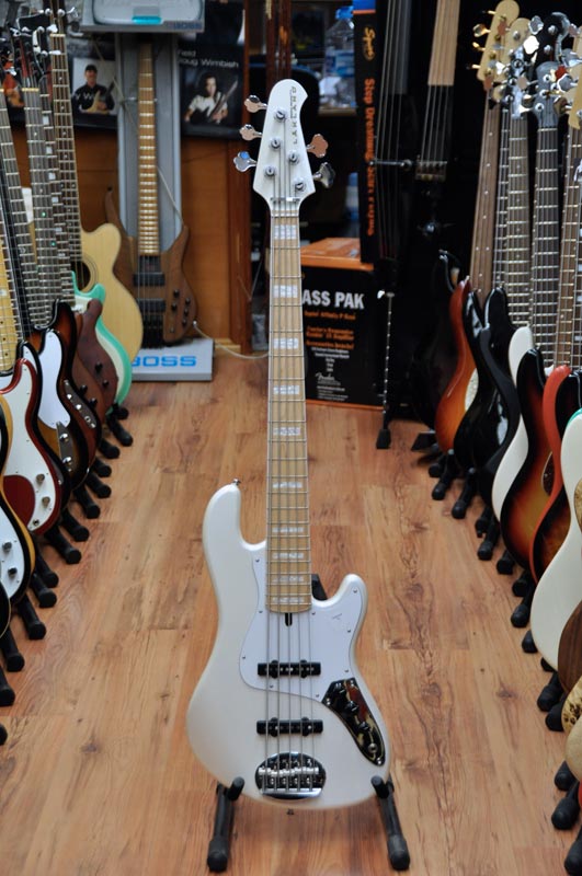 Lakland-DJ5-OWMaple.jpg