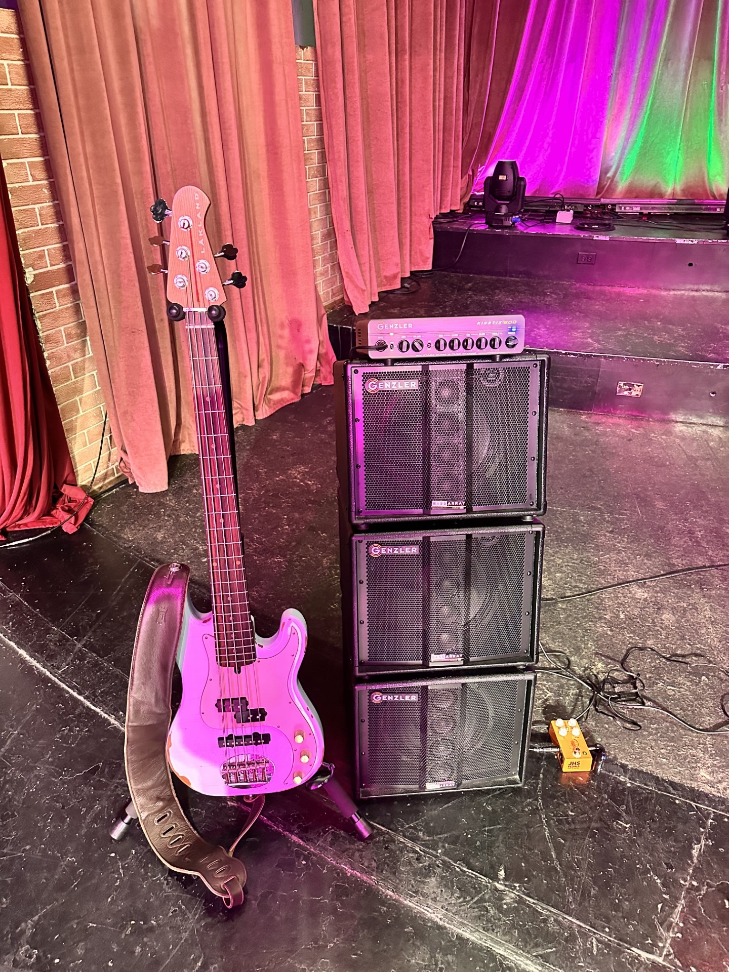 Lakland Genzler Full Stack Surf.jpg