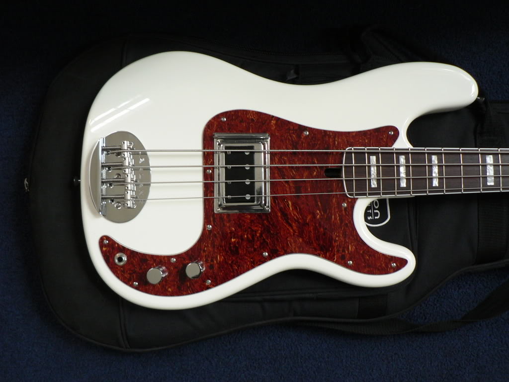 Lakland.jpg