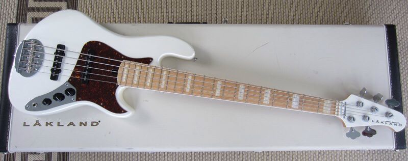 Lakland.jpg