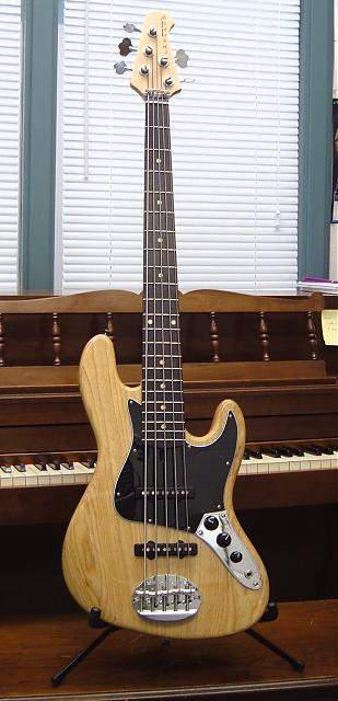 Lakland1.jpg
