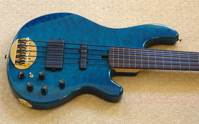 LakTinaBody02W.jpg