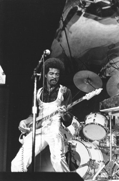 Larry Graham 1.jpg
