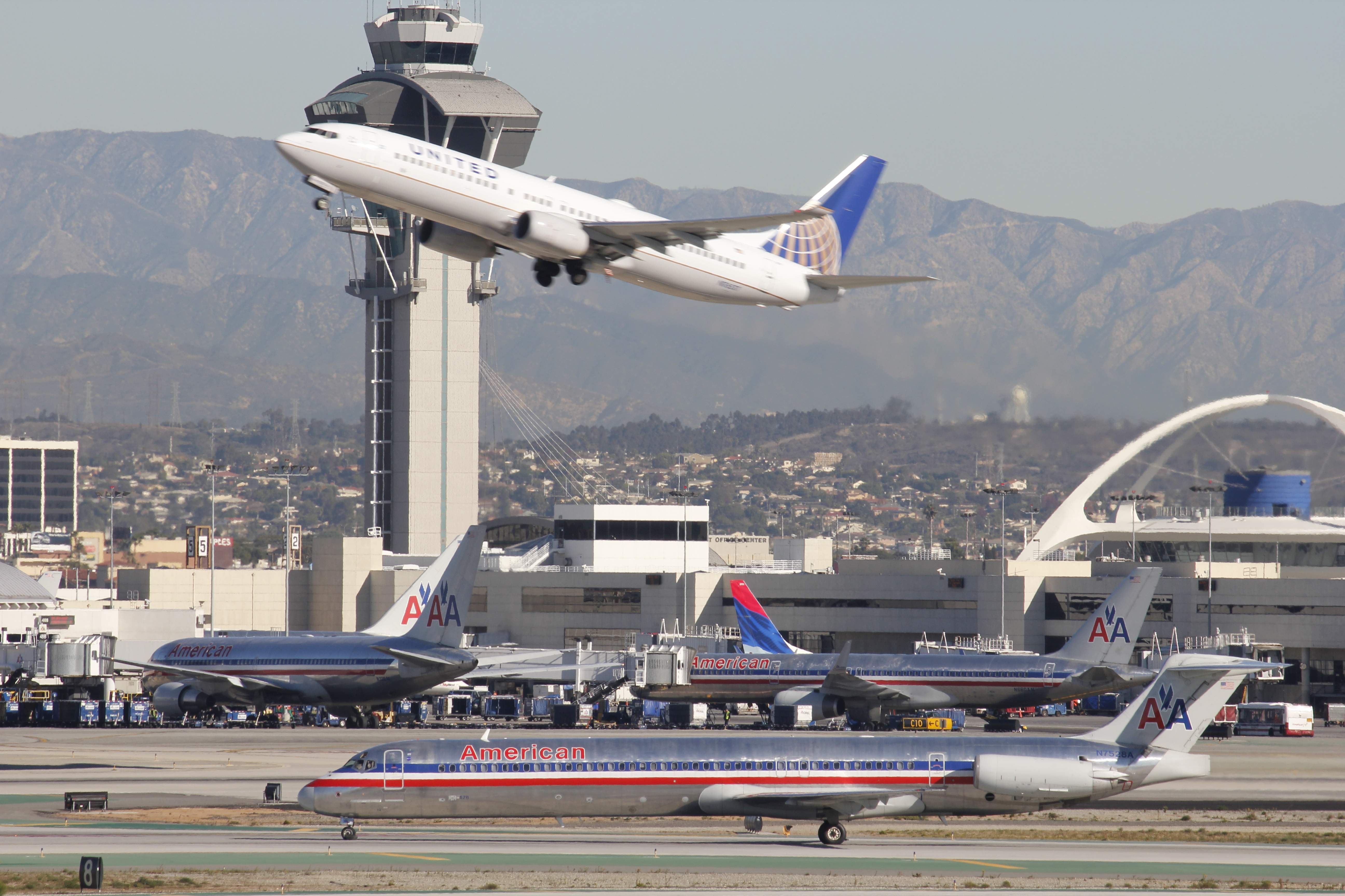 LAX 12-1-2010 053.JPG
