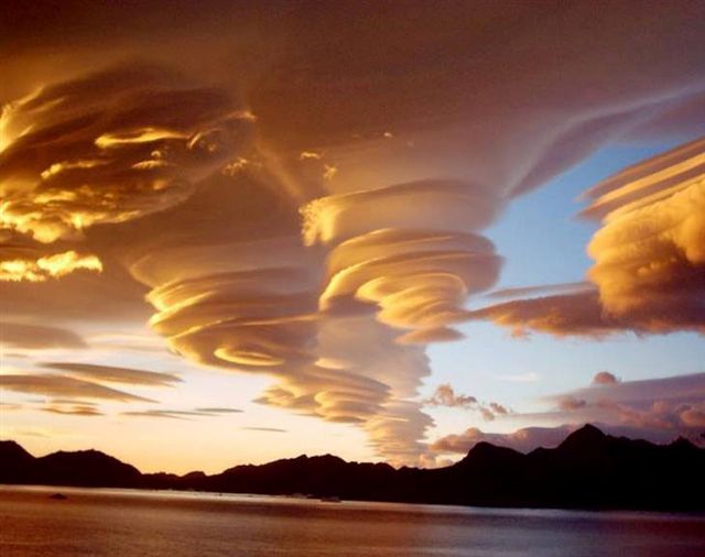 lenticular-clouds.jpg