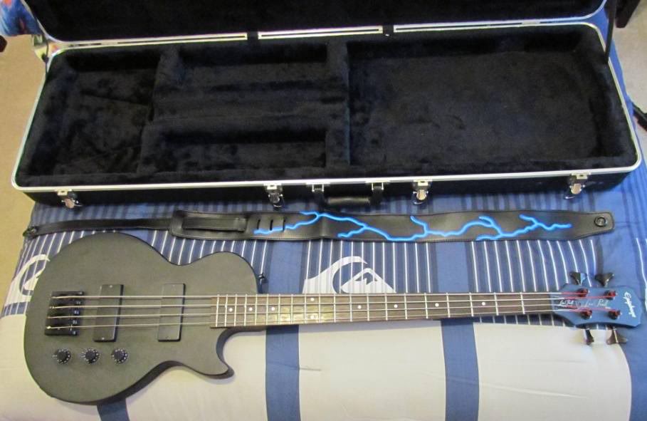 LesPaulBass.jpg