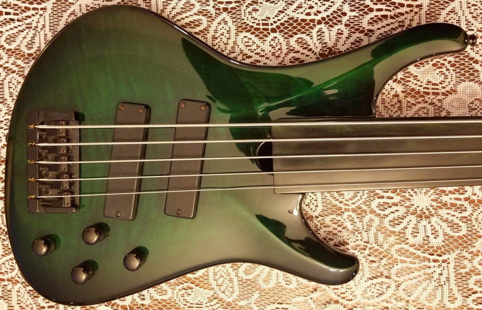 LG3005 New strings.jpg