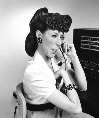 lily-tomlin-ernestine.jpg