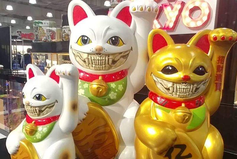 Lucky Waving Cat-Evil Version.jpg