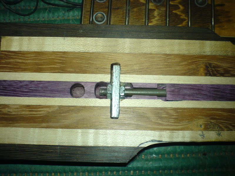 Lunafretboardstaples03.jpg