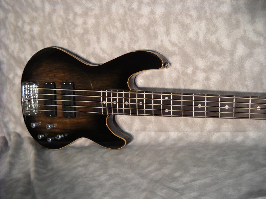 M2500BLACKBURST03.jpg