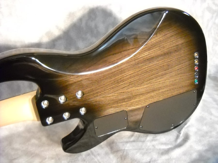 M2500BLACKBURST08.jpg