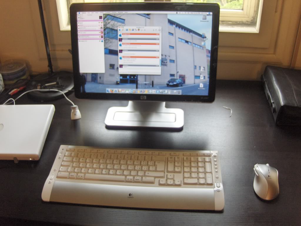 MacBookDesktop.jpg