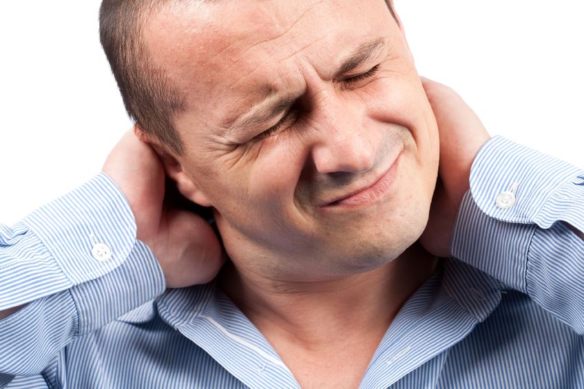 man_with_neck_pain.jpg