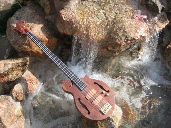 mandobass32.jpg