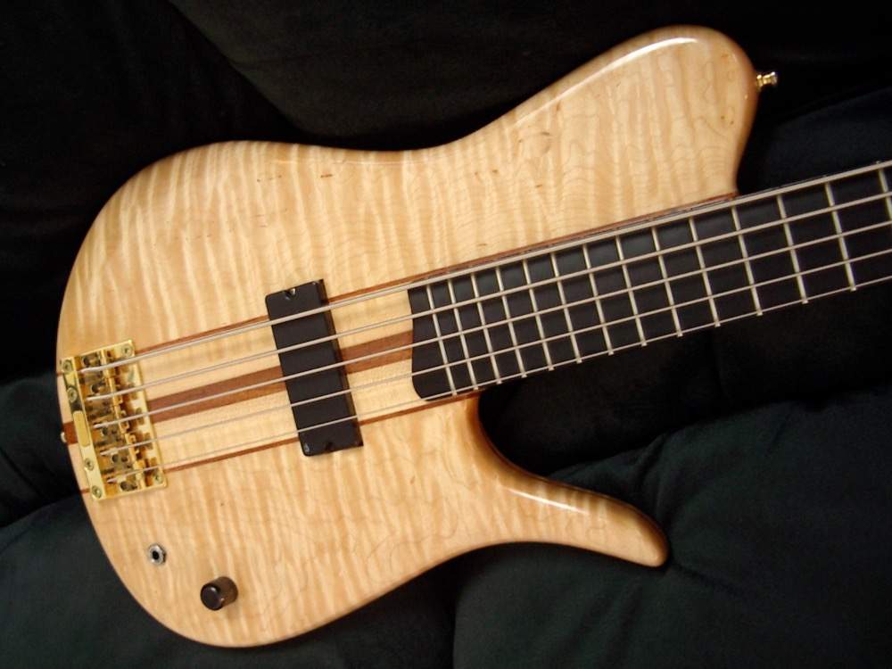 Maple singlecut with single pu - 1.jpg