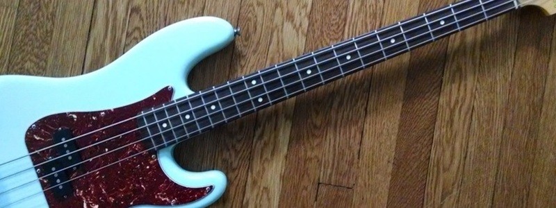 medium_678721-squier-60s-precision-sonic-blue-tort.jpg