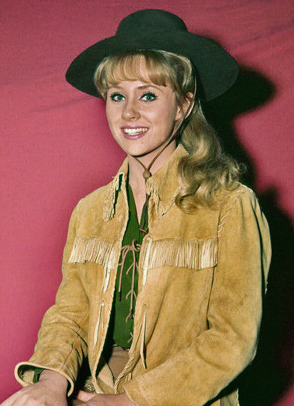 Melody_Patterson_1966_F_Troop.jpg