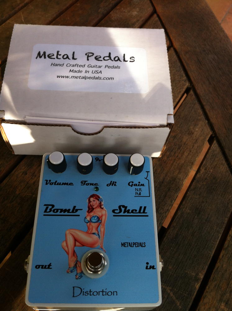 metal-pedals-bomb-shell_3.jpg