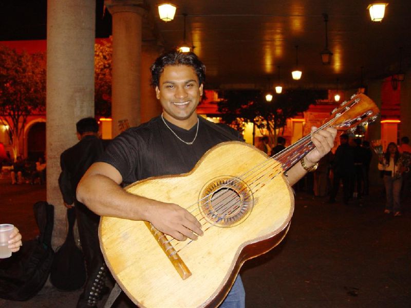 Mexican_Guitarron.jpg