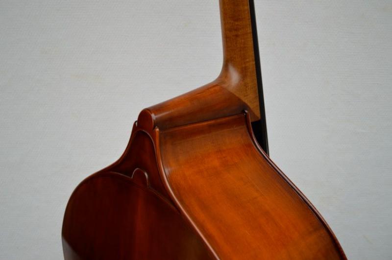 MichaelBornhakDB_neckjoint03_zps4ae4bbe7.jpg