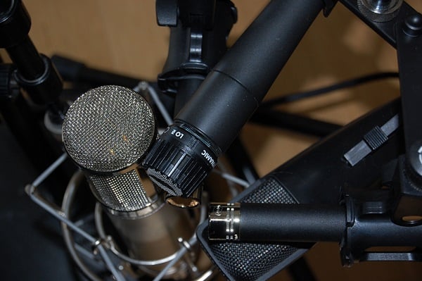 Mics%20from%20above%20side.jpg