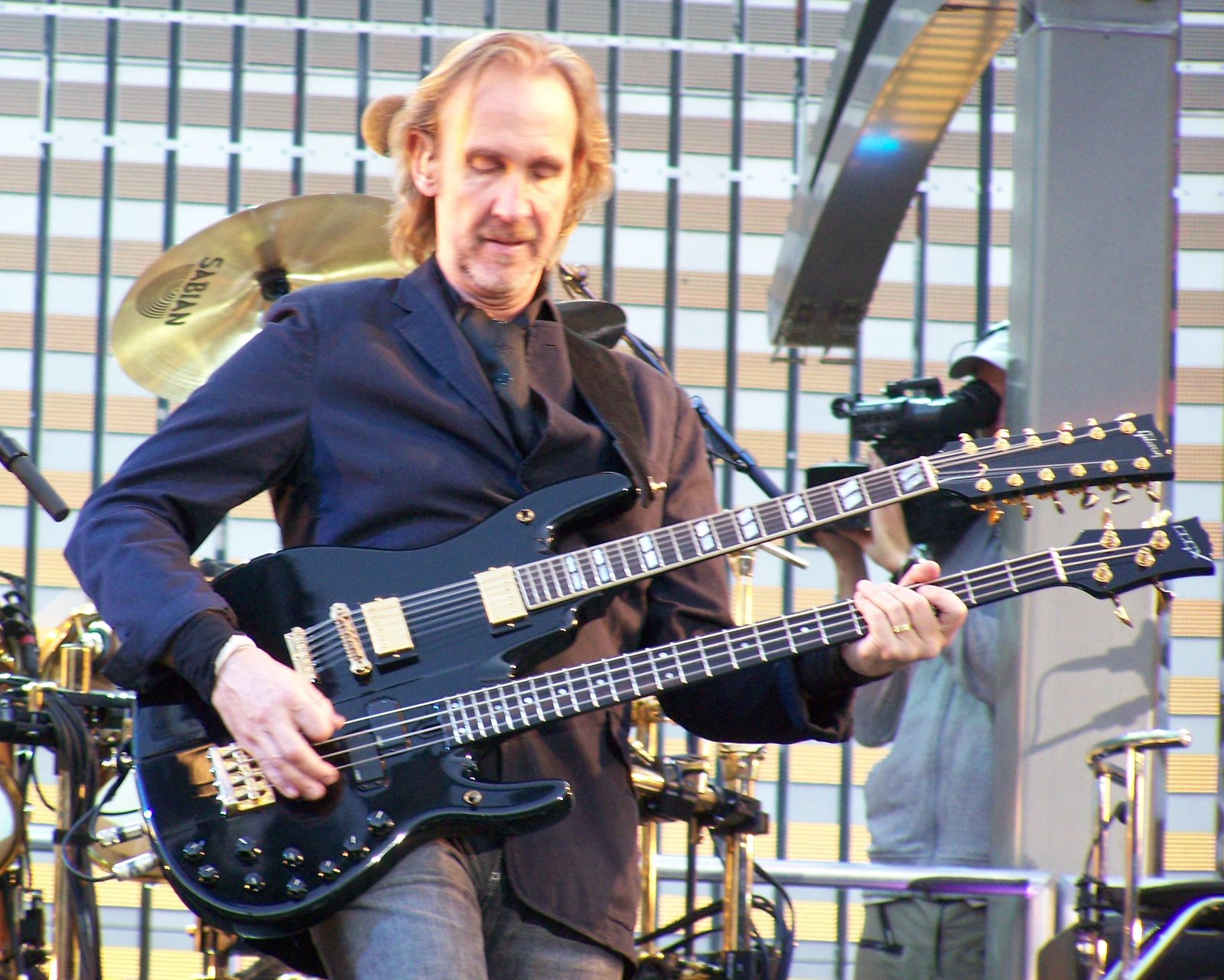 Mike_Rutherford.jpg