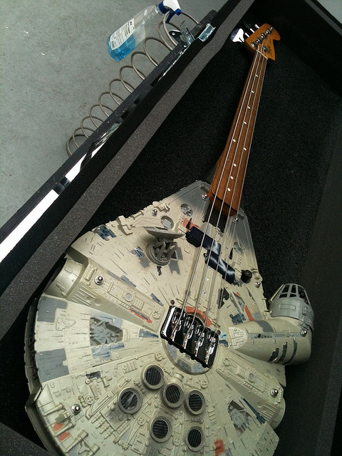 millenium-falcon-bass-guitar.jpg