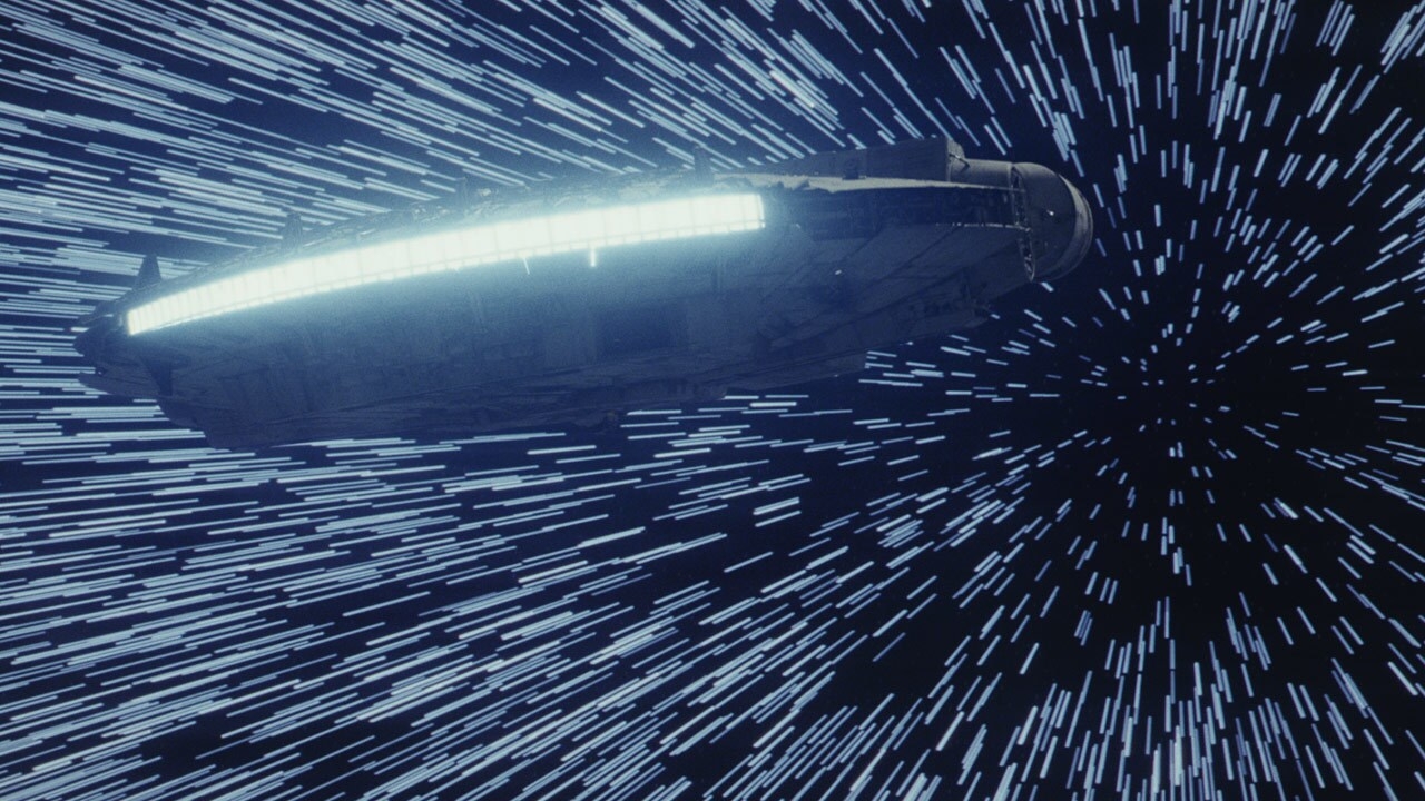 millennium-falcon-main-tlj-a_7cf89d3a.jpeg