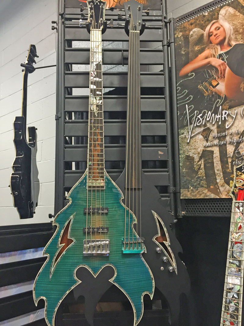 minarikguitars-d.jpg