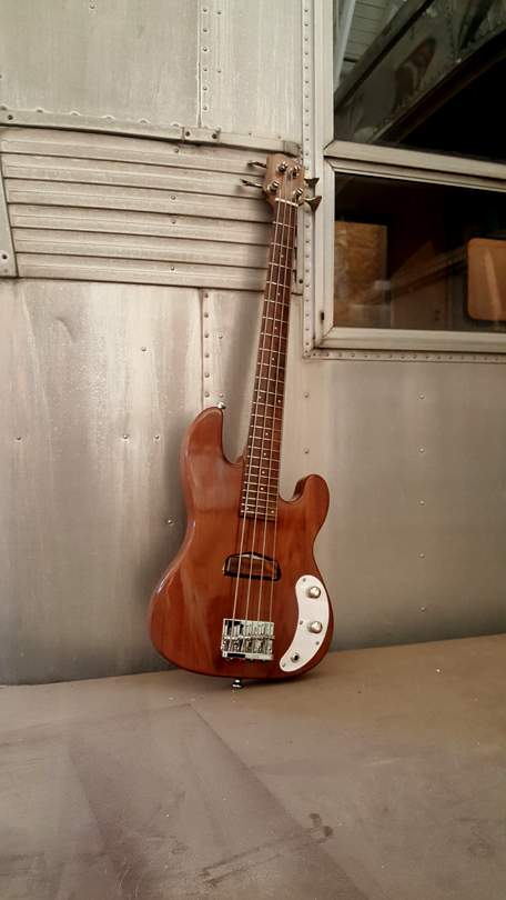 Mini Bass 03.jpg