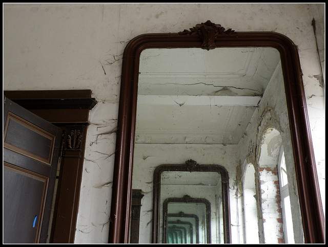 Mirror.Reflect.jpg