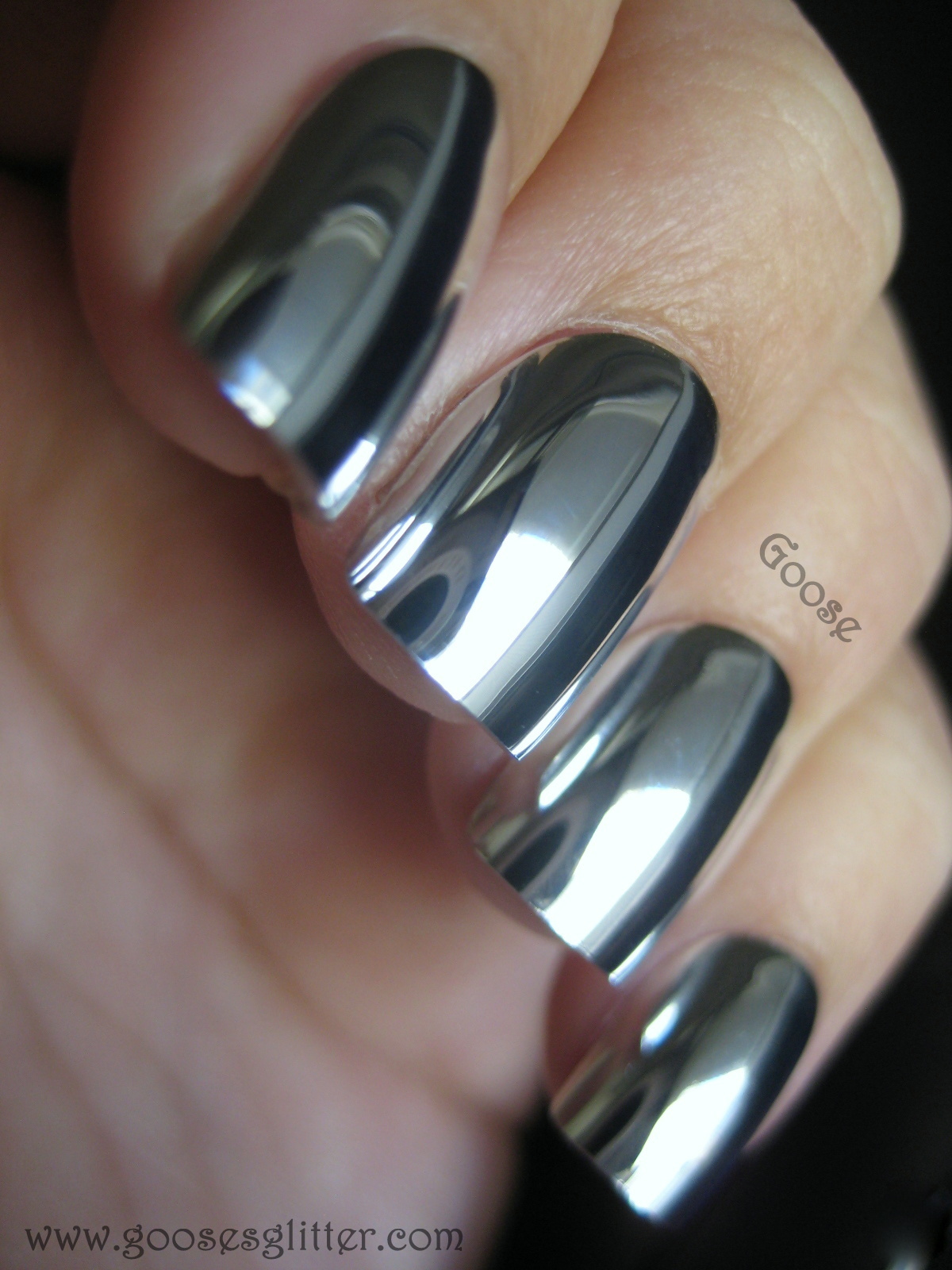 MirrorNails2.jpg