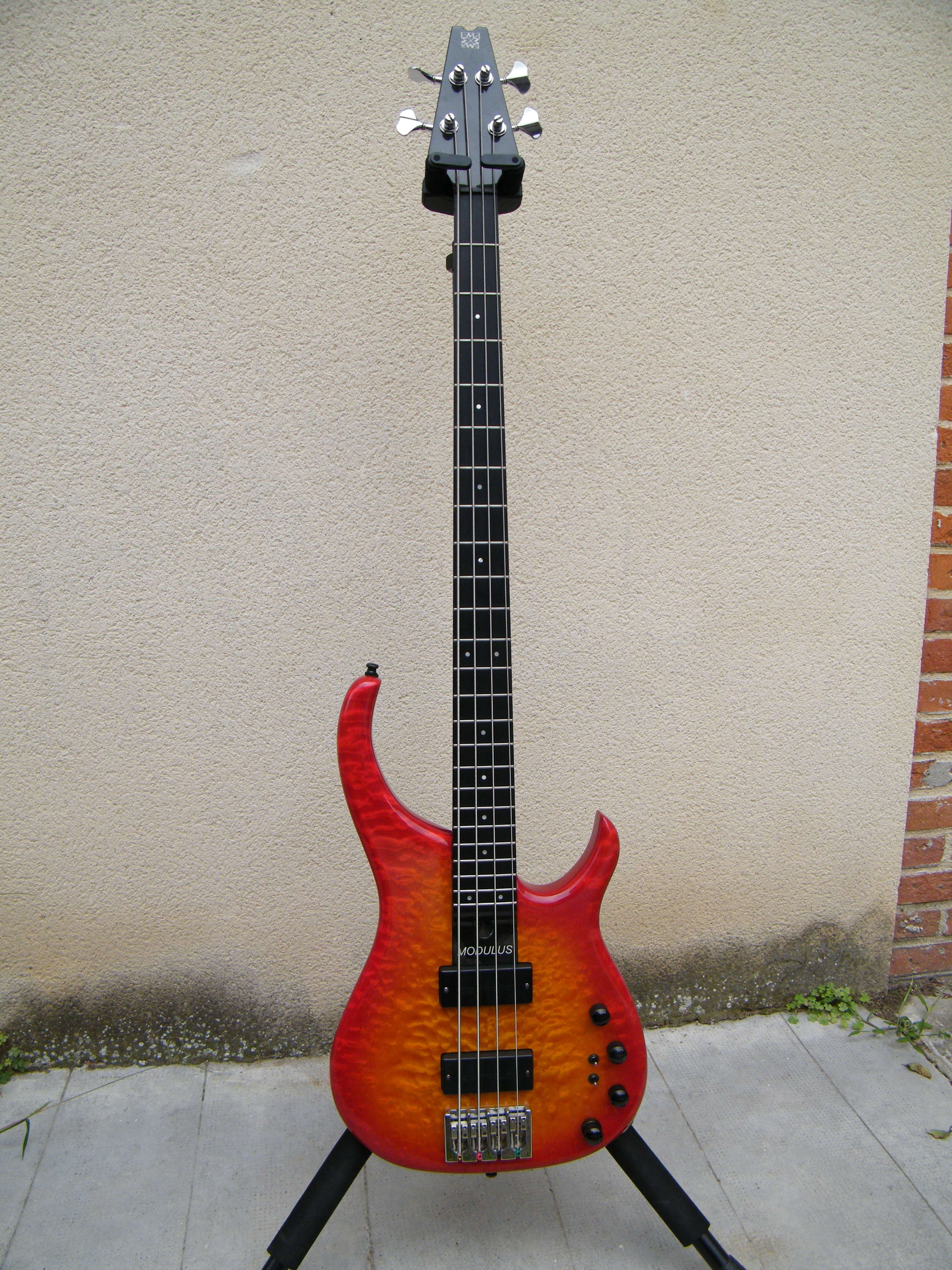 modulus-guitars-quantum-4-885238.jpg