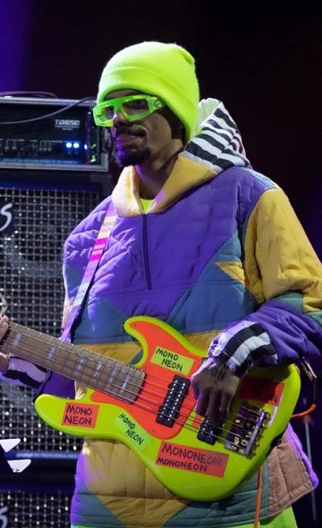 mononeon.jpg