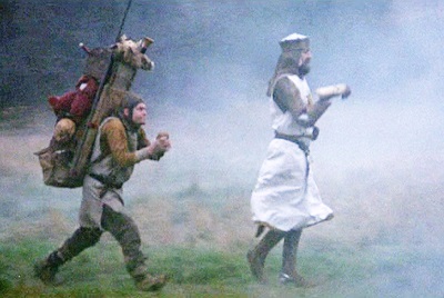MontyPythonHolyGrail_018Pyxurz.jpg