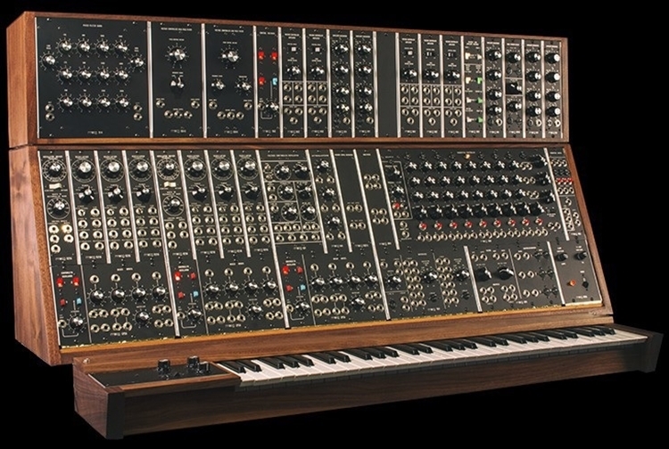 moog-system-55-1.jpg