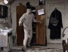 mr-bean-panic.gif