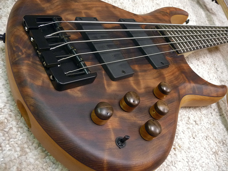 mtd_535pair_03.jpg