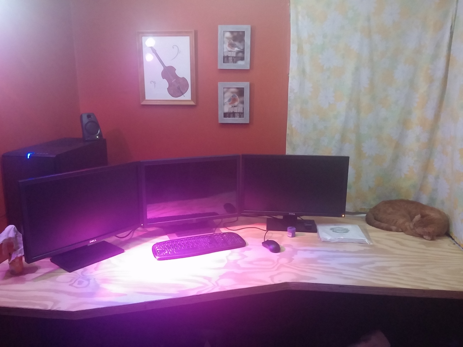 Music_desk.jpg