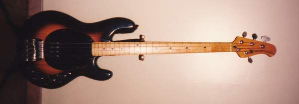 MusicManStingRay76.jpg