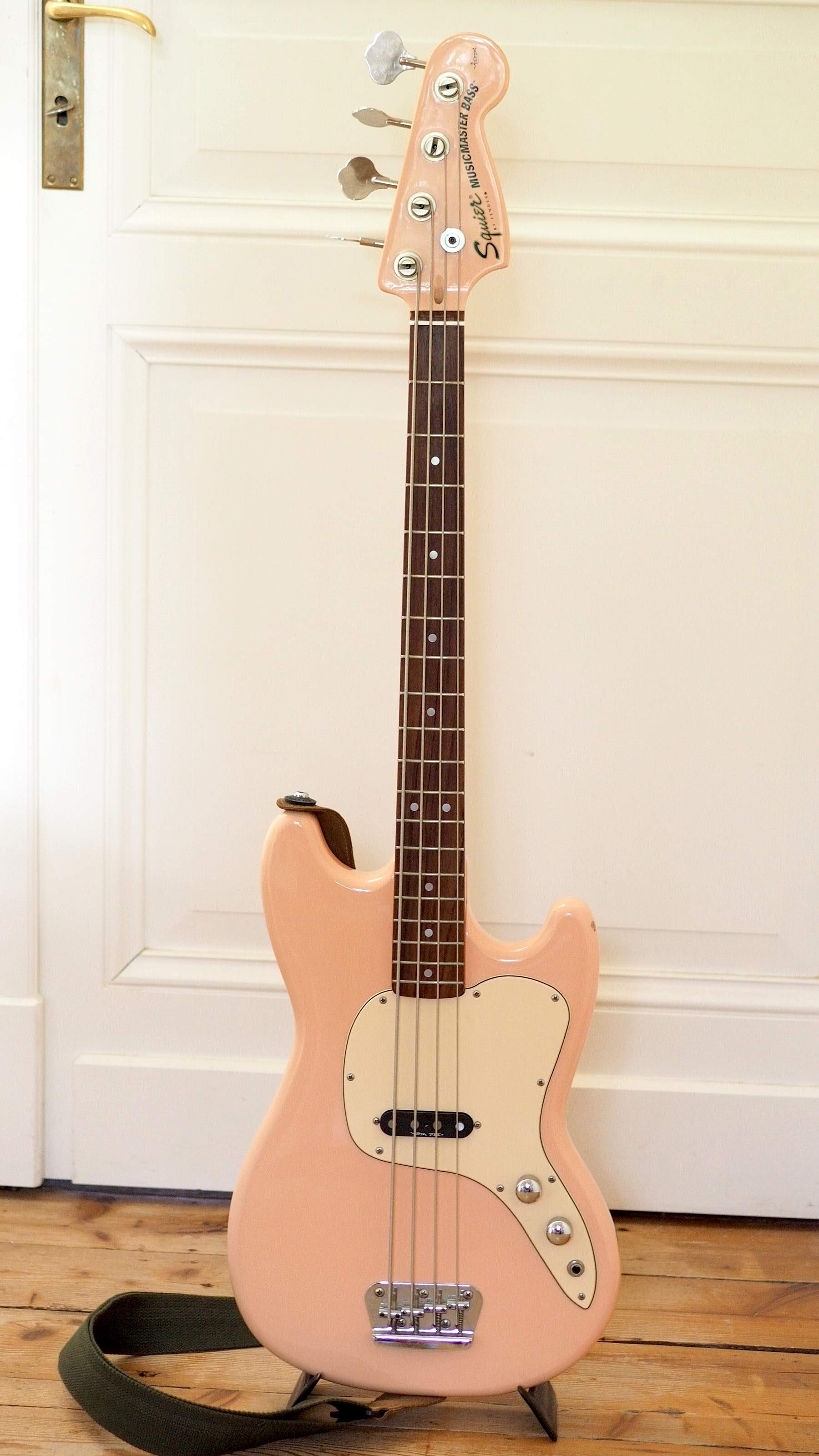 Musicmaster pink.JPG