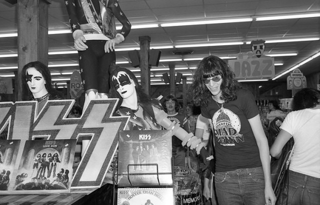 myramonesbook2.jpg