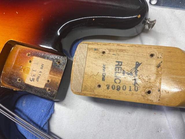 Neck markings I.jpg