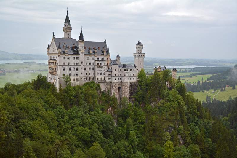 Neuschwanstein-Castle-02.jpg