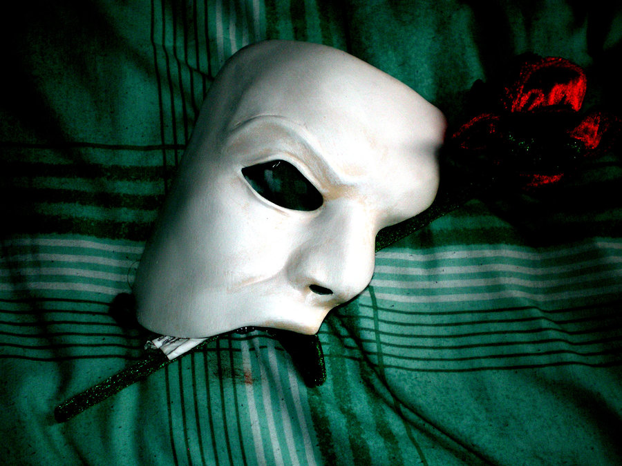 New_phantom_of_the_opera_mask_by_stephantom53.jpg