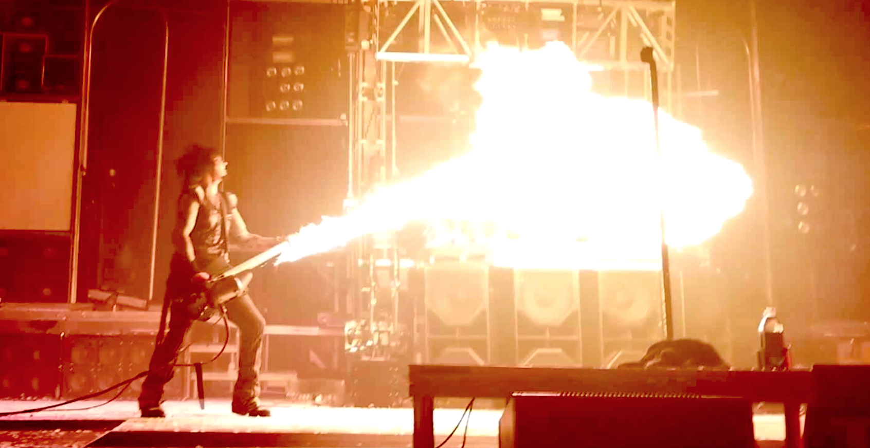 Nikki-Sixx-Bass.png