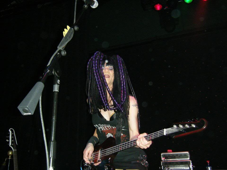 nikkisixx11.jpg