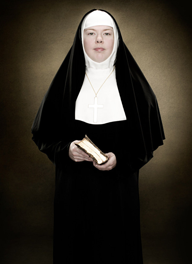 nun-899971.jpg